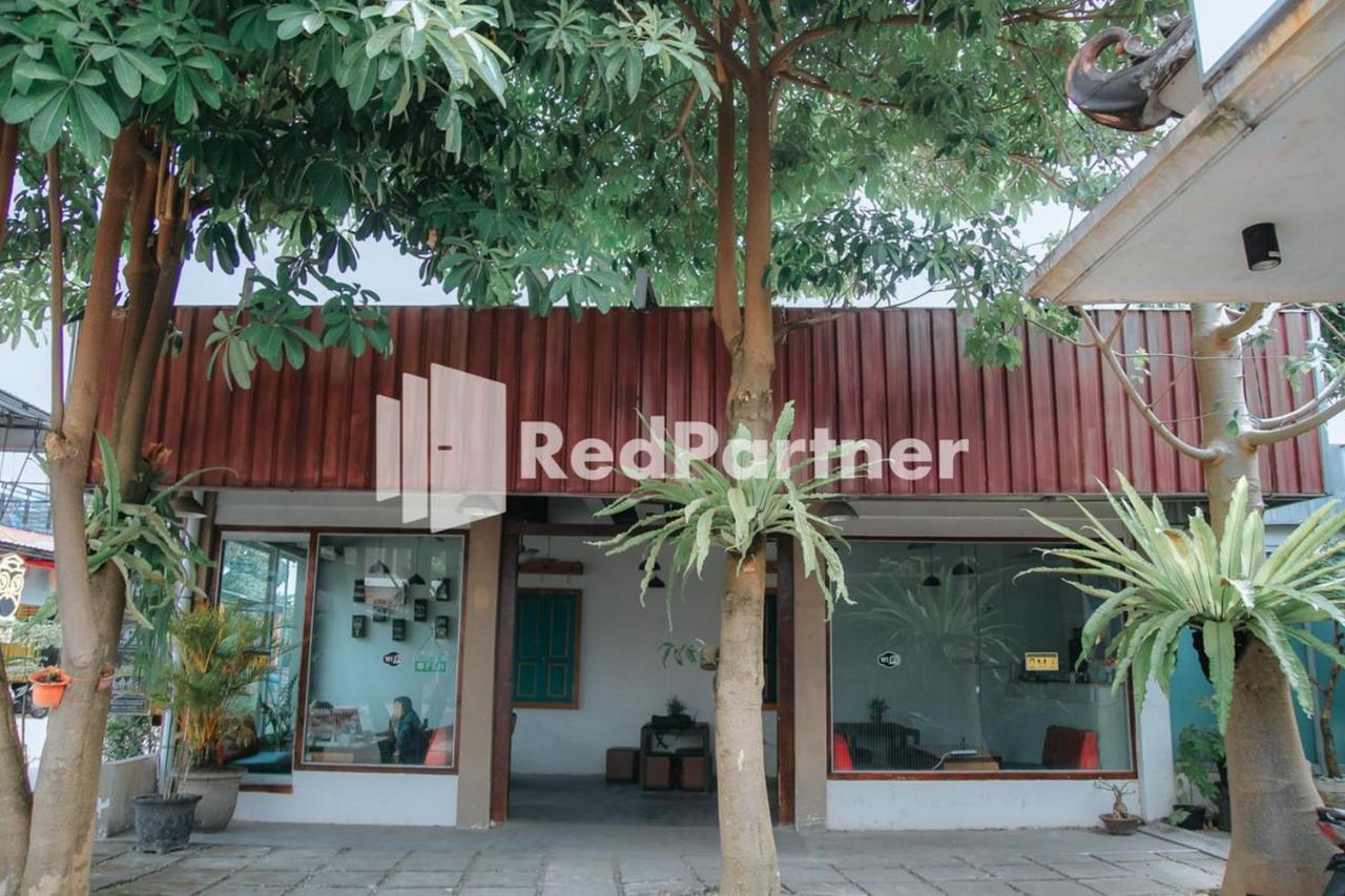 Hotel Flamboyan Asri Syariah Mitra Reddoorz Near Kampung Inggris Pare Exteriér fotografie
